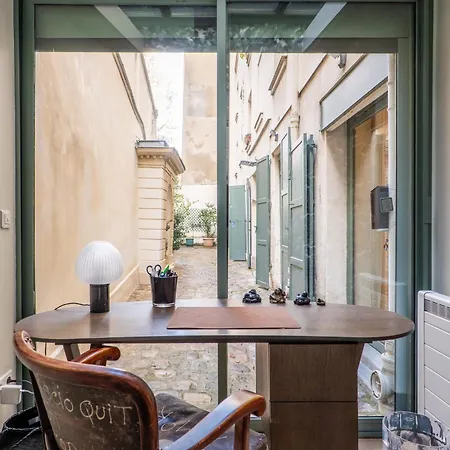 Veeve - A Story In Stone Apartment